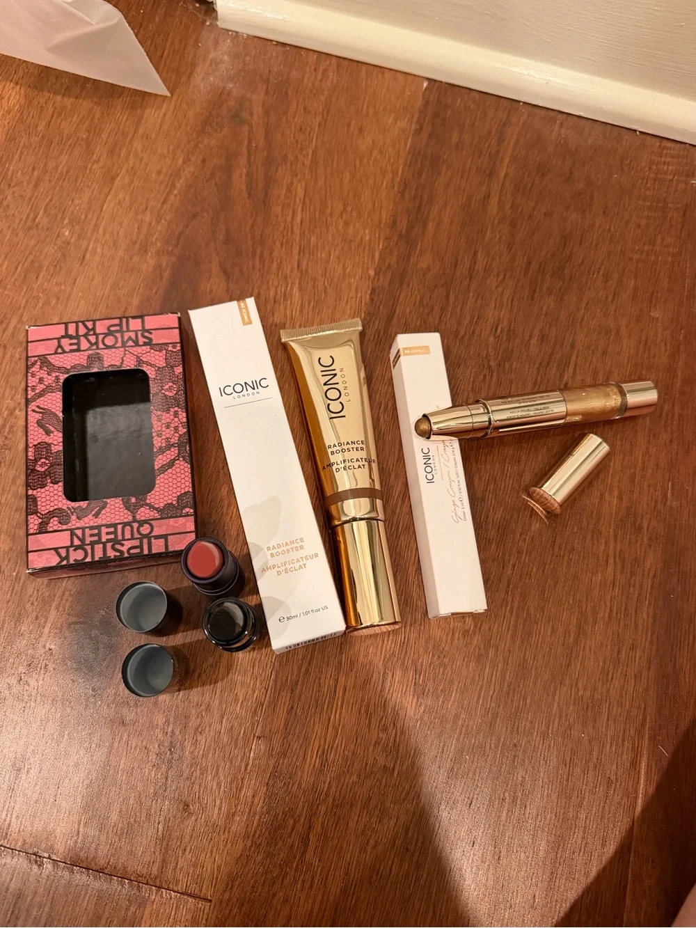 ICONIC London Radiance Boosting Primer & Golden Highlighter Stick - Gold